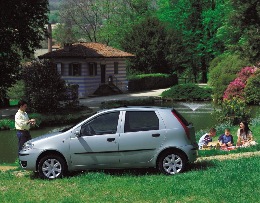  Fiat Punto 5-Door (188) 2003 года  (фото 18 из 36)